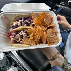 Go Fresh - Poke tuna taco