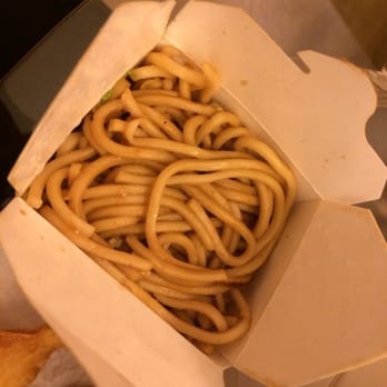 Chen Wok - Lo mein...eh was hoping a thinner noodle. Doesn't look that great :( - Chinese Near Me - Surprise, Arizona