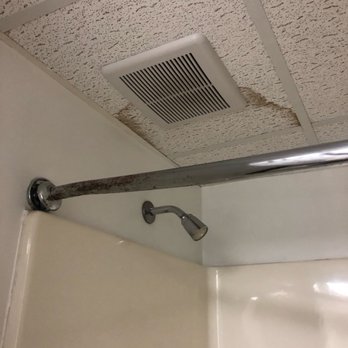 Atlantic Oceanside Dewey Beach Resort - Rusty shower rod and not even attached - Resorts Near Me - Dewey Beach, Delaware