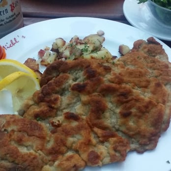 Michl´s Restaurant - Wiener Schnitzel - German Near Me - Berlin, BE