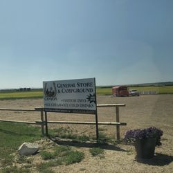 Horseshoe Canyon Visitor Centre & Campground - Main sign.