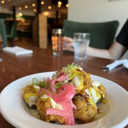 Hopyard - Cauliflower with pickled onion and curry sauce.
