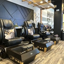 Mainstream Nails - Pedicure chairs