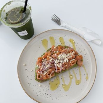 Tekosu Cafe - salmon avocado toast - Coffee & Tea Near Me - Arcadia, California