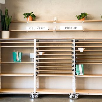 sweetgreen - Healthy Salads, Wraps, and Bowls - Pickup area for online - Salad Near Me - Atlanta, Georgia