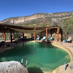 Jemez Hot Springs - You'll see this if you go early