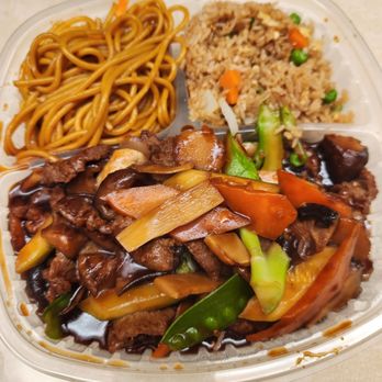 Last Dragon - Black Mushroom and Beef to go plate! YUM! - Chinese Near Me - Laurel, Mississippi