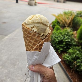 Salt & Straw - Ice Cream & Frozen Yogurt Near Me - Tigard, Oregon Salt & Straw - Ice Cream & Frozen Yogurt Near Me - Tigard, Oregon