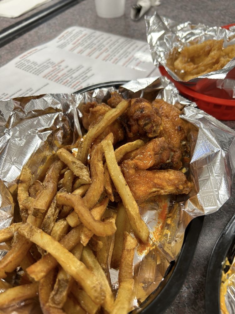 WINGS, RINGS AND THINGS Updated September 2024 16 Photos & 15 Reviews 3015 N Columbia St