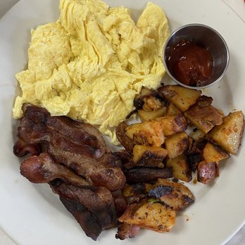 Café Locale - Egg-ceptional breakfast - Breakfast & Brunch Near Me - Attleboro, Massachusetts