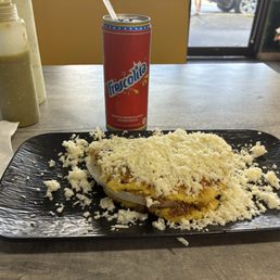 Cachapa con Queso with a Frescolito Cachapa con Queso with a Frescolito