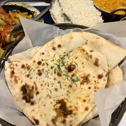 India Palace - Garlic naan