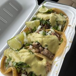 Nely's Taqueria - Carnitas tacos with green sauce