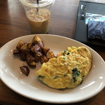 Plein Air Cafe & Eatery - Plein Omelet Breakfast - Cafes Near Me - Chicago, Illinois