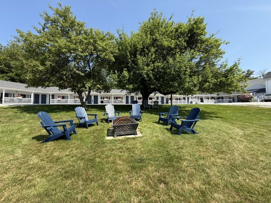 The Yardarm Motel by null