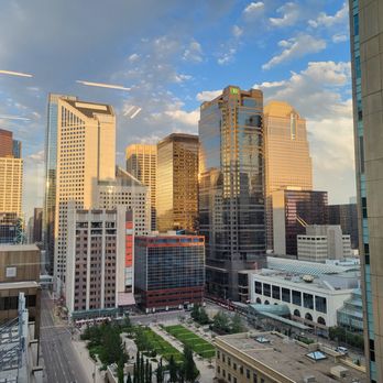 Hampton Inn by Hilton Calgary Downtown - Hotels Near Me - Calgary, Alberta