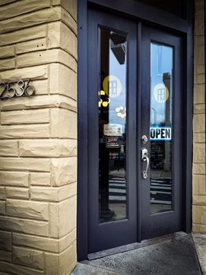 Rowhome Coffee - Pine Street by null