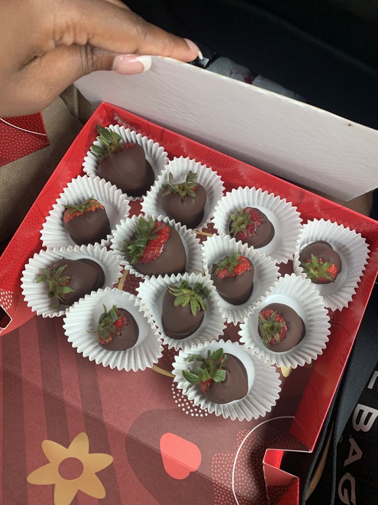 EDIBLE ARRANGEMENTS Updated September 2024 45 Photos & 20 Reviews 731 Duval Station Rd