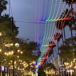 Third Street Promenade - Overhead lights.