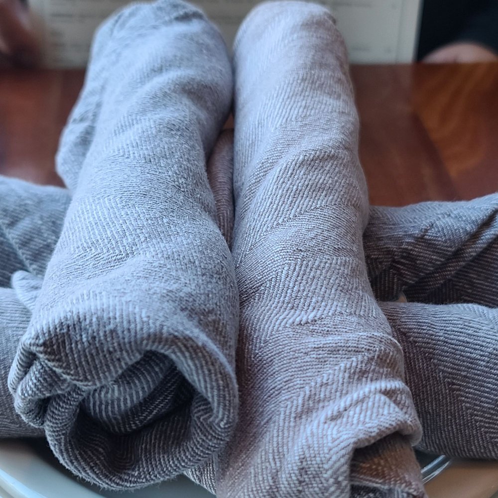 Truth Be Told - Rough linens convey homey, rustic vibe - Pubs Near Me - Chicago, Illinois Truth Be Told - Rough linens convey homey, rustic vibe - Pubs Near Me - Chicago, Illinois