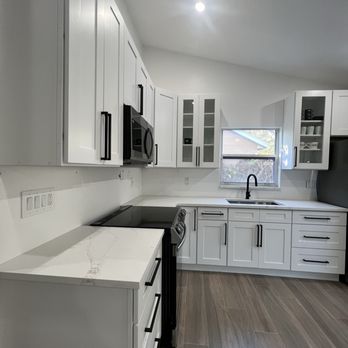 Signature Studio Pro - New cabinets - General Contractors Near Me - Palmetto, Florida Signature Studio Pro - New cabinets - General Contractors Near Me - Palmetto, Florida