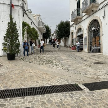 Bari Taxi - Trulli huts at Alberobello - Taxis Near Me - Bari, BA