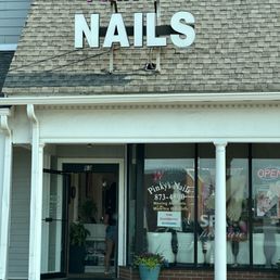Pinky's Nails in summertime!