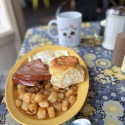 Plucked Up Chicken & Biscuits - Thats the way to start a day!!!