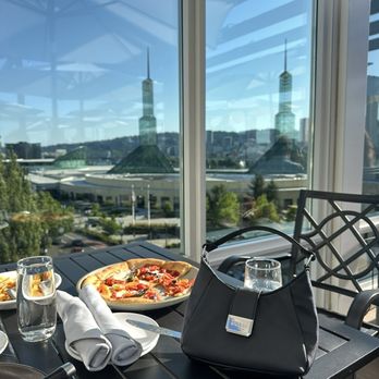 Hotel Eastlund - Rooftop - Hotels Near Me - Portland, Oregon Hotel Eastlund - Rooftop - Hotels Near Me - Portland, Oregon