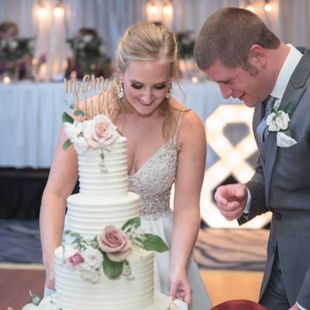 Julie Michelle Cakes - Custom Cakes Near Me - Walworth, Wisconsin