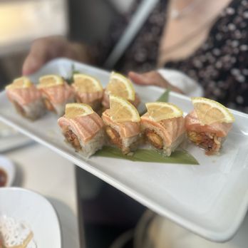 Seabutter - Salmon Supreme - Sushi Bars Near Me - Glendale, California