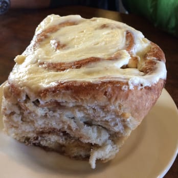 Rose's Cafe - HUGE cinnamon bun with apples - Breakfast & Brunch Near Me - Healy, Alaska