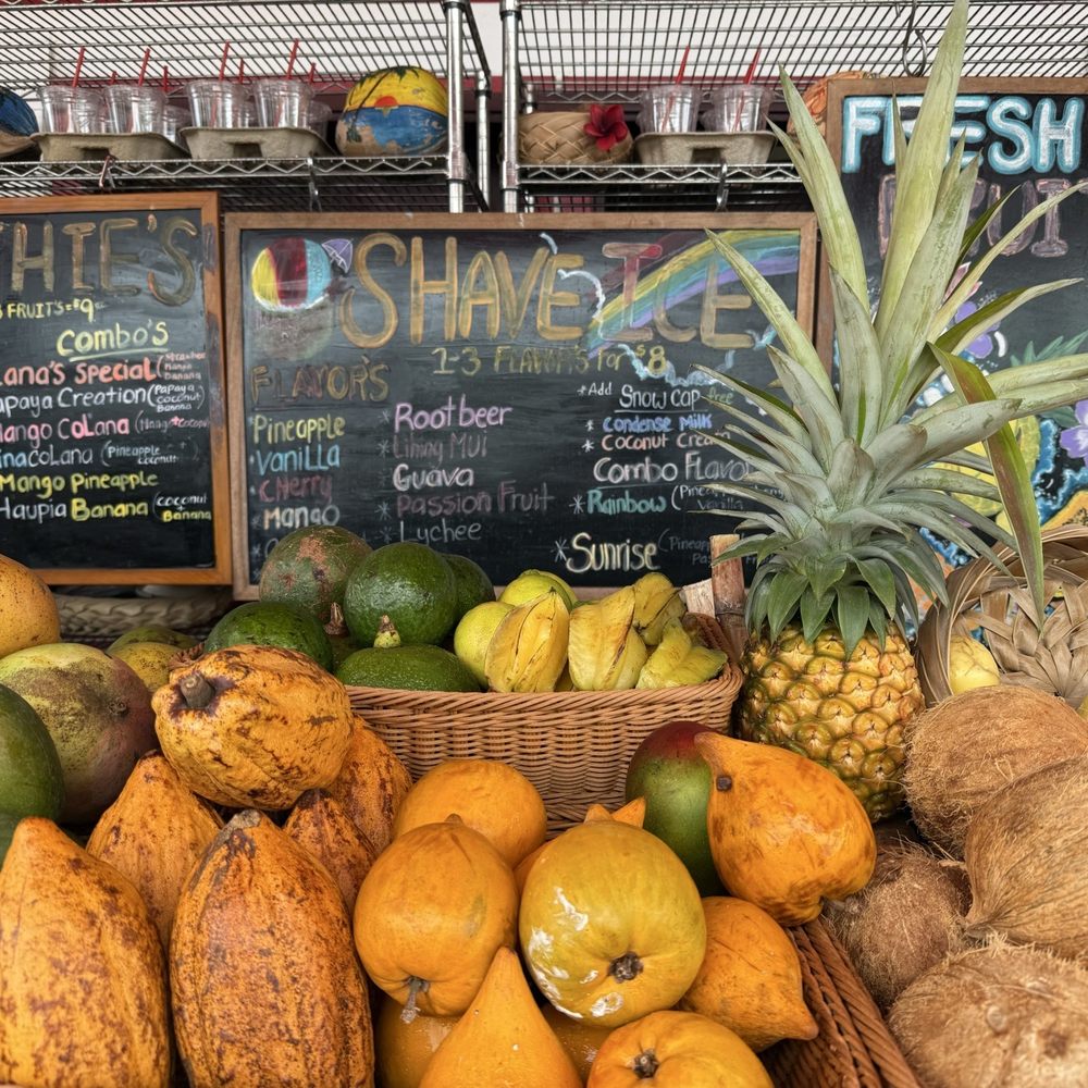 Fresh fruits, smoothies and shave ice cream Fresh fruits, smoothies and shave ice cream