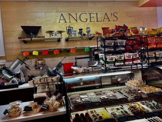 Angela's Italian Deli and Bakery by null