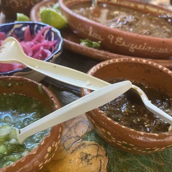 Birriería Las 9 Esquinas - Birria de Chivo with an assortment of salsas. Love the plates. - Jaliscan Near Me - Guadalajara, JAL Birriería Las 9 Esquinas - Birria de Chivo with an assortment of salsas. Love the plates. - Jaliscan Near Me - Guadalajara, JAL