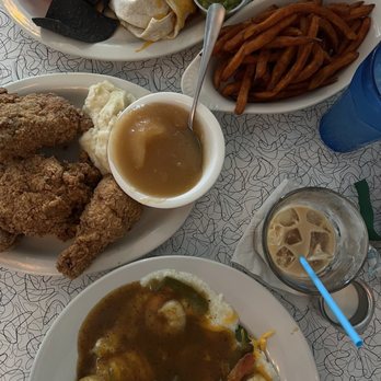 Howley's Restaurant - Shrimp & Grits, Fried Chicken, Brady's Brisket Patata Burrito, Sweet Potato Fries - Diners Near Me - West Palm Beach, Florida Howley's Restaurant - Shrimp & Grits, Fried Chicken, Brady's Brisket Patata Burrito, Sweet Potato Fries - Diners Near Me - West Palm Beach, Florida