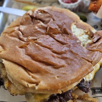 The Melt - Bbq bacon cheeseburger - Sandwiches Near Me - Torrance, California The Melt - Bbq bacon cheeseburger - Sandwiches Near Me - Torrance, California