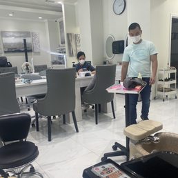 She rushed to go and sit on her phone. That guy should not be doing manicures. She rushed to go and sit on her phone. That guy should not be doing manicures.