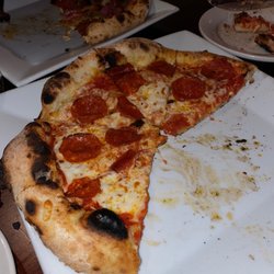Baked On Stone - Pepperoni pizza - delicious crust