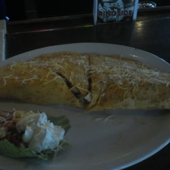 Thirsty Buffalo - Chicken quasidilla - Sports Bars Near Me - Buffalo, New York