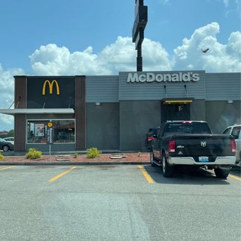 McDonald's - Exterior - Fast Food Near Me - Corbin, Kentucky