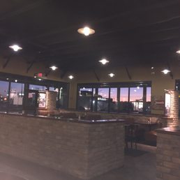 5 pm on a Sunday - very few customers! 5 pm on a Sunday - very few customers!