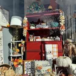 Lakeview's Fabulous Finds