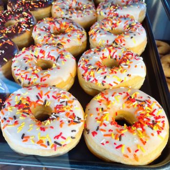 Winchell's Donut House - a tray of doughnuts - Donuts Near Me - Inglewood, California Winchell's Donut House - a tray of doughnuts - Donuts Near Me - Inglewood, California