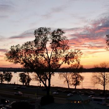 Terrace at the River Inn - View from the patio. - Cocktail Bars Near Me - Memphis, Tennessee Terrace at the River Inn - View from the patio. - Cocktail Bars Near Me - Memphis, Tennessee