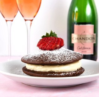 Scarlet Kitchen and Lounge by null