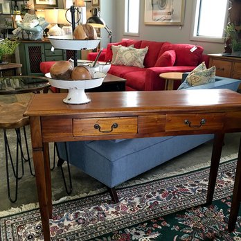 Windsor Cottage - Mahogany Consol - Used, Vintage & Consignment Near Me - Rochester, New York Windsor Cottage - Mahogany Consol - Used, Vintage & Consignment Near Me - Rochester, New York