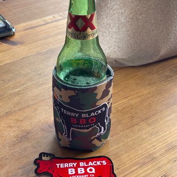 Terry Black's Barbecue - Patio drinking! - Barbeque Near Me - Lockhart, Texas