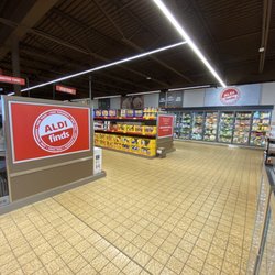 ALDI - Nice simple remodel and fully stocked store!