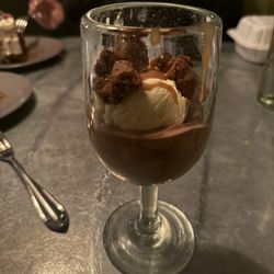 Johnny's - Daily sundae